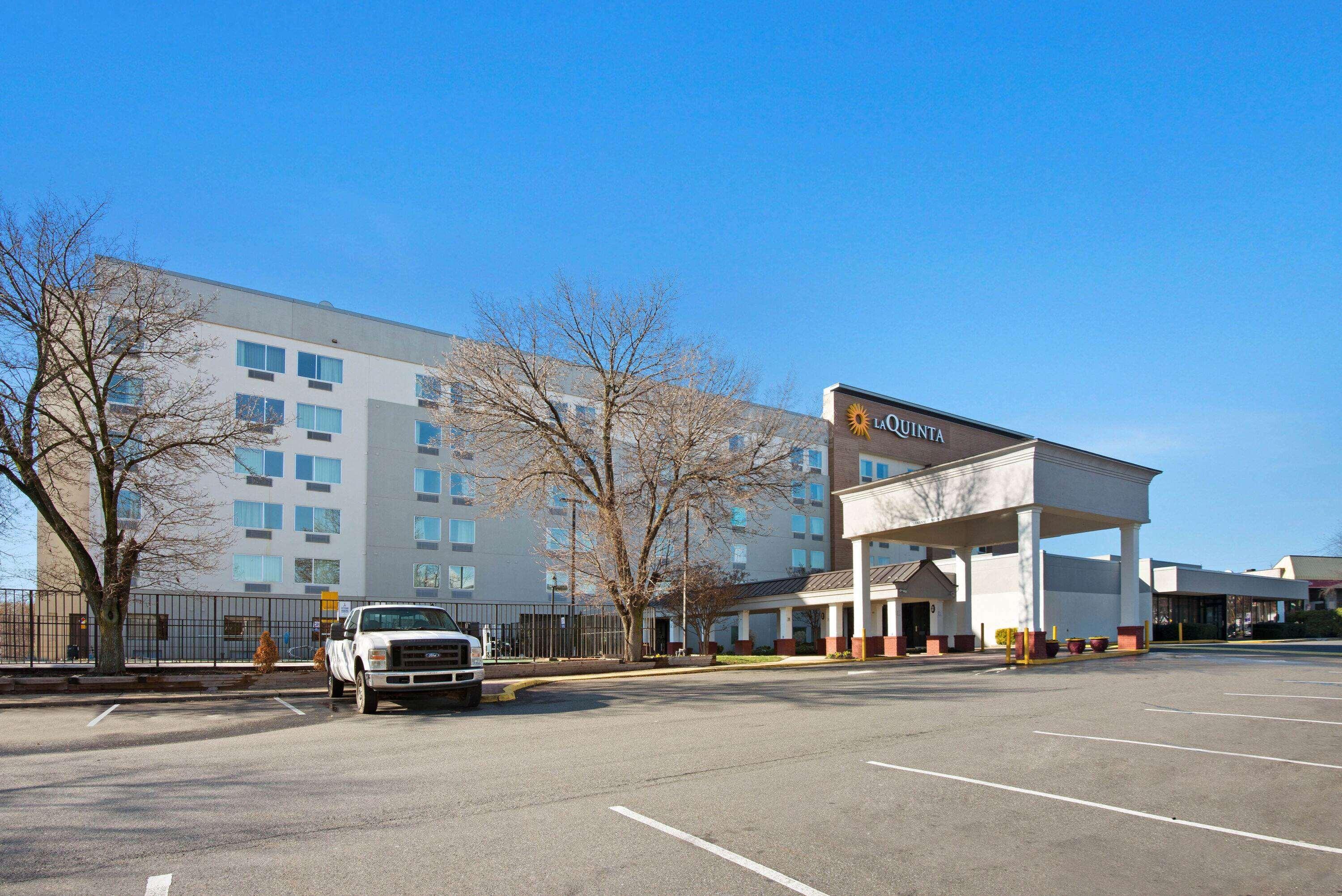 La Quinta Inn & Suites By Wyndham Dc Metro Capital Beltway Capitol Heights Ngoại thất bức ảnh