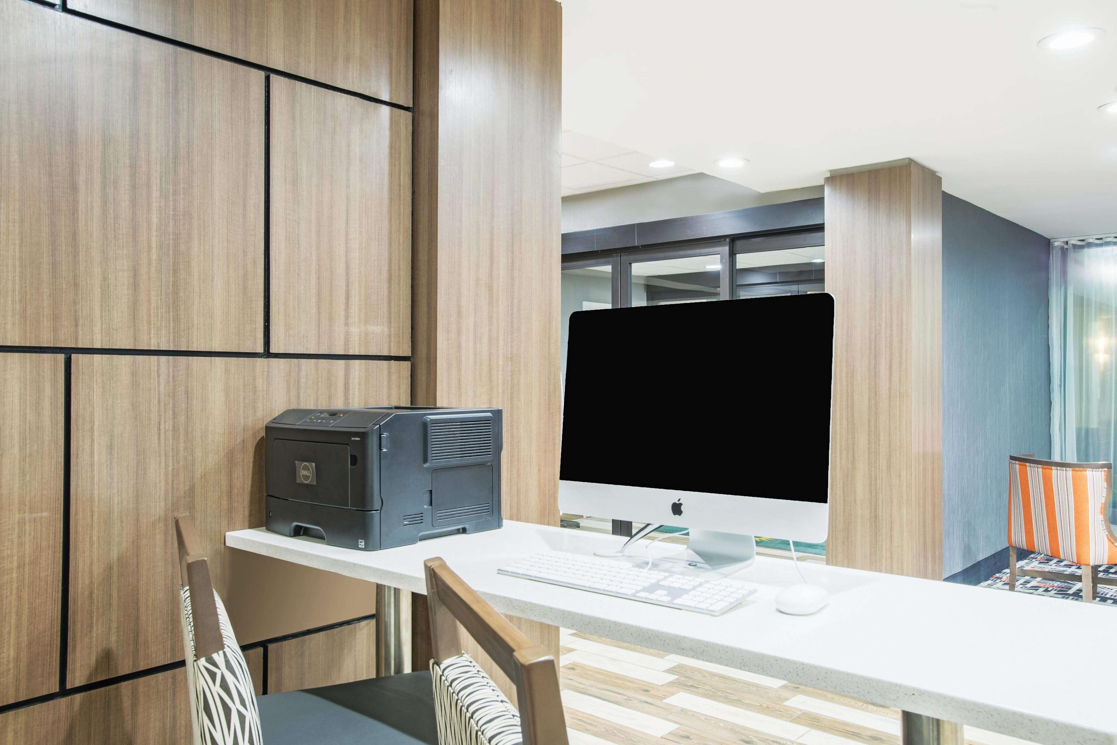 La Quinta Inn & Suites By Wyndham Dc Metro Capital Beltway Capitol Heights Ngoại thất bức ảnh
