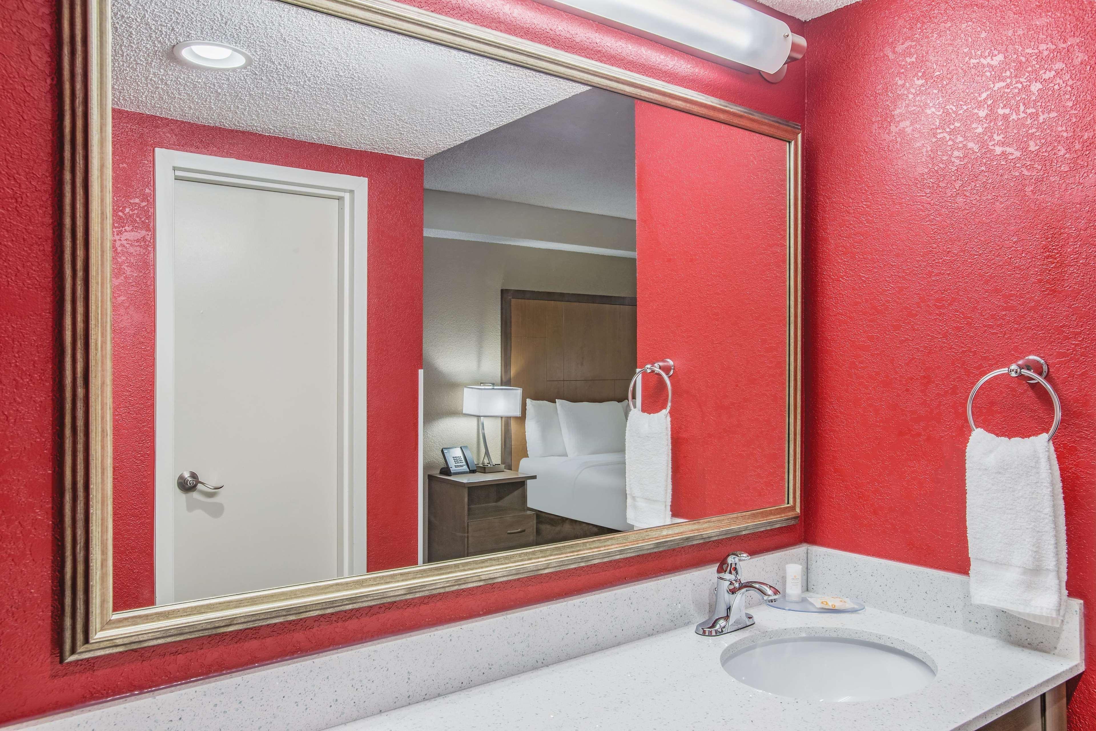 La Quinta Inn & Suites By Wyndham Dc Metro Capital Beltway Capitol Heights Ngoại thất bức ảnh