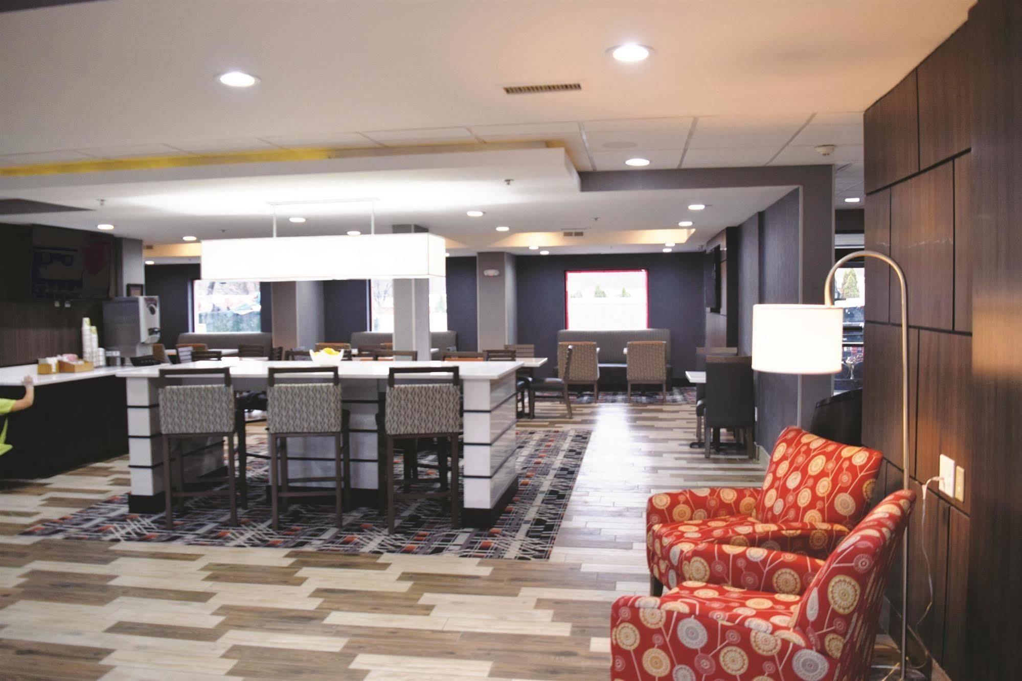 La Quinta Inn & Suites By Wyndham Dc Metro Capital Beltway Capitol Heights Ngoại thất bức ảnh