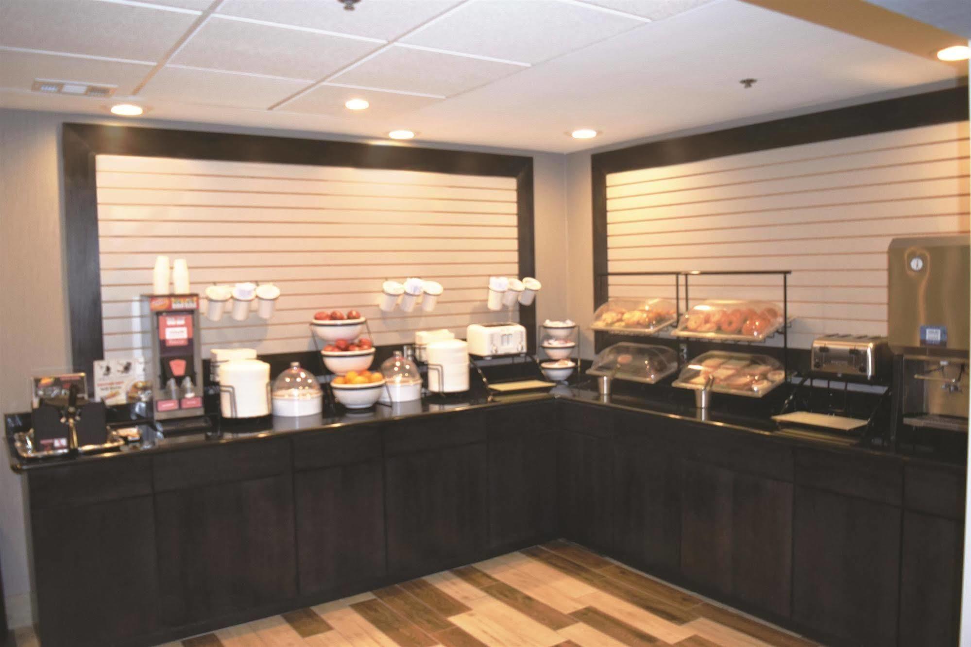 La Quinta Inn & Suites By Wyndham Dc Metro Capital Beltway Capitol Heights Ngoại thất bức ảnh